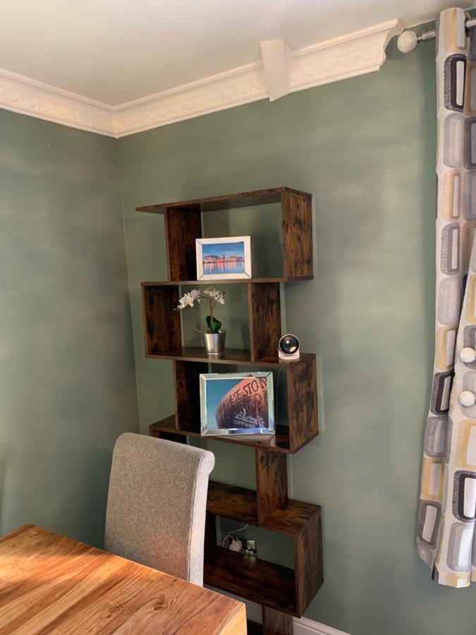 Stylish 2 Bed Penthouse In Trendy Pontcanna Кардиф Екстериор снимка