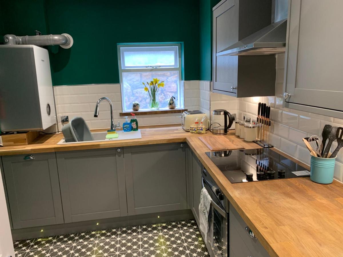 Stylish 2 Bed Penthouse In Trendy Pontcanna Кардиф Екстериор снимка